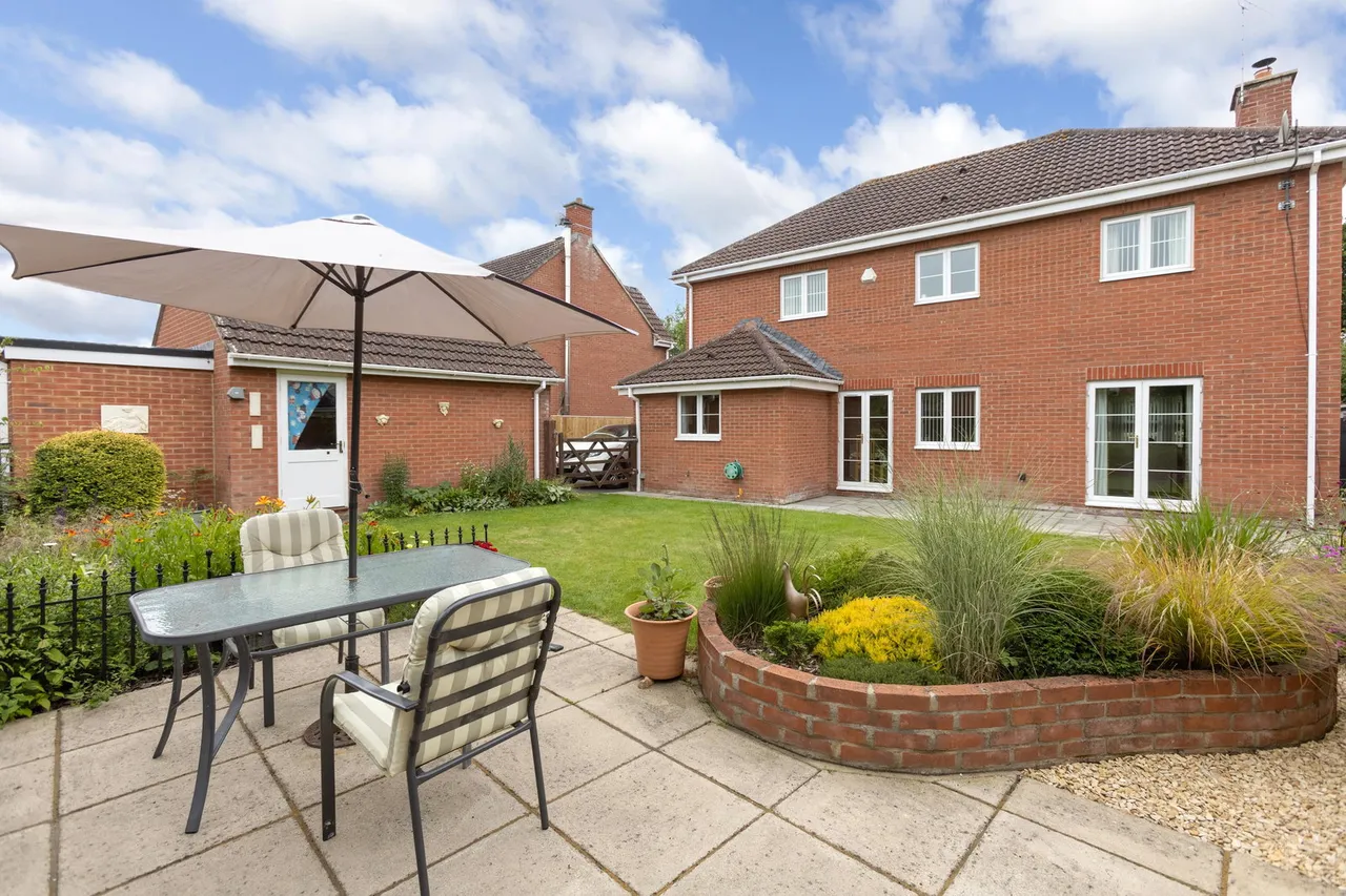 Newlands Walk, Devizes, SN10, photo 18