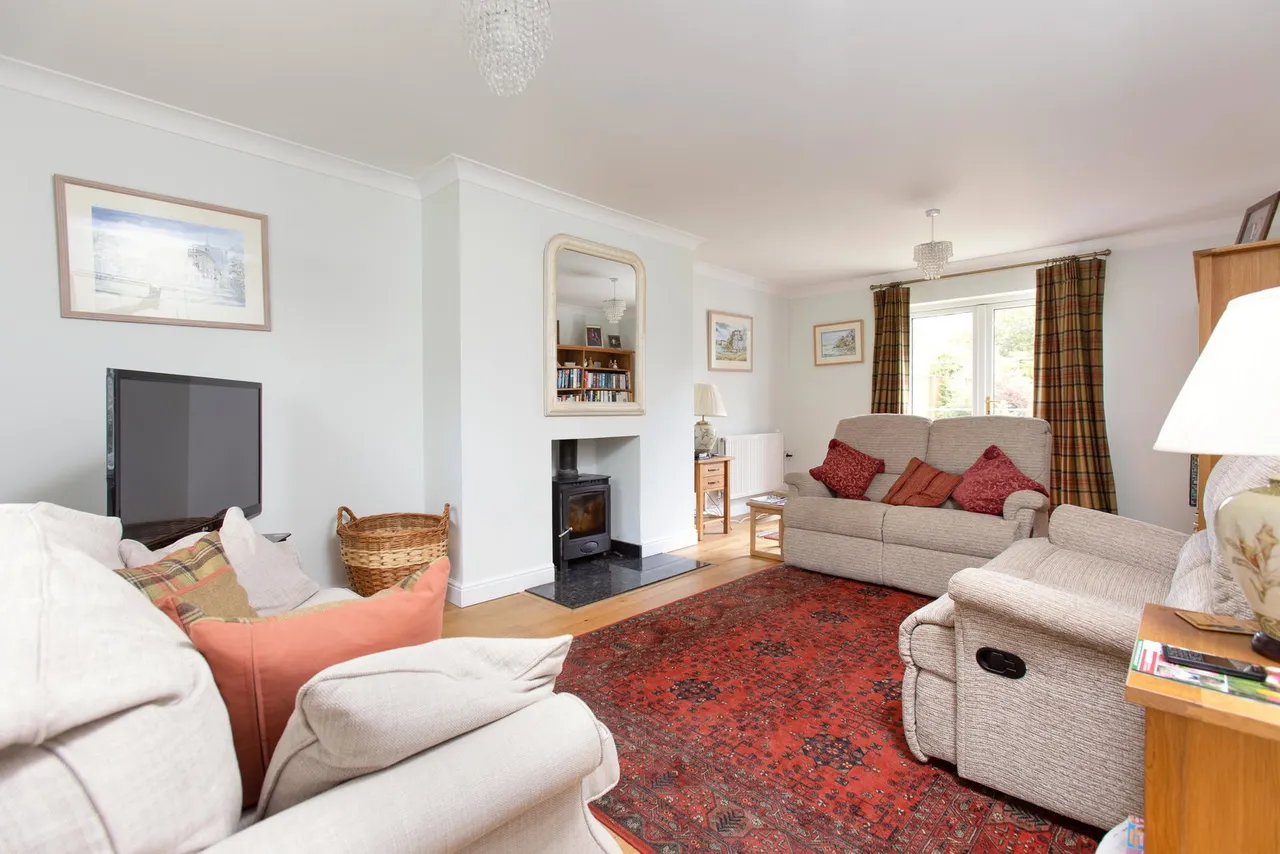Newlands Walk, Devizes, SN10, photo 4