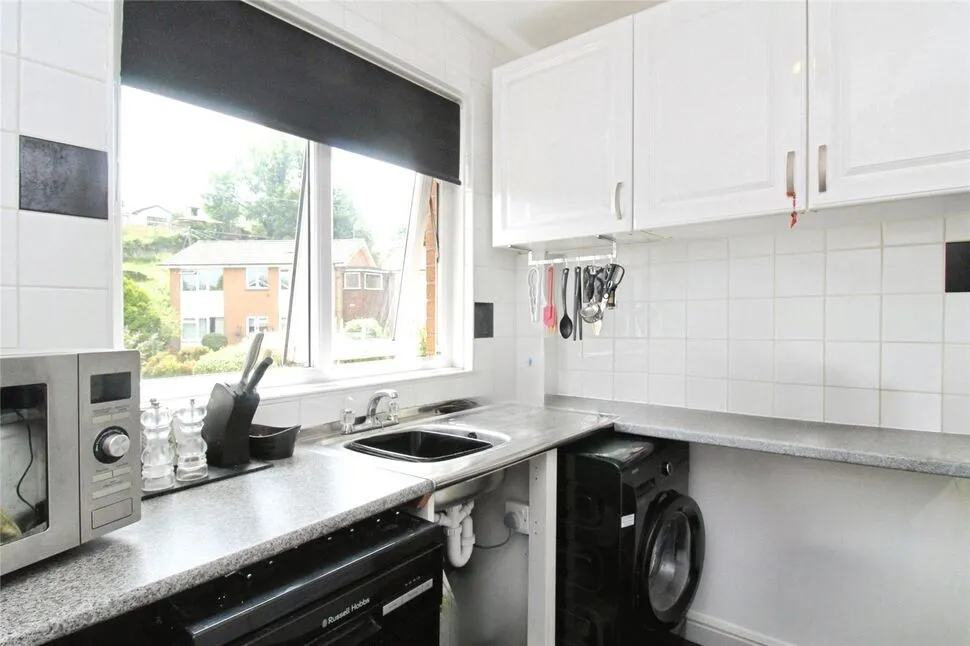 Broadgate Crescent, Kingskerswell, Devon, TQ12, photo 4