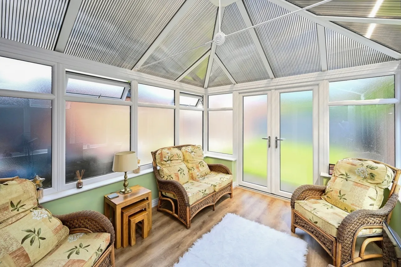 Buckingham Close, Kirkby-in-Ashfield, NG17, photo 4