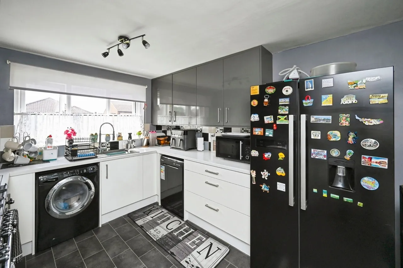 Buckingham Close, Kirkby-in-Ashfield, NG17, photo 5