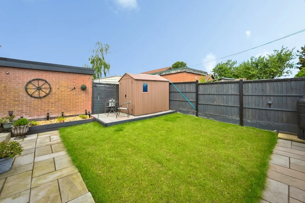 Buckingham Close, Kirkby-in-Ashfield, NG17, photo 17