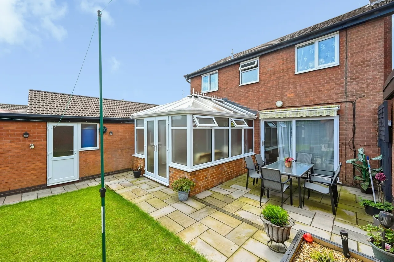 Buckingham Close, Kirkby-in-Ashfield, NG17, photo 18