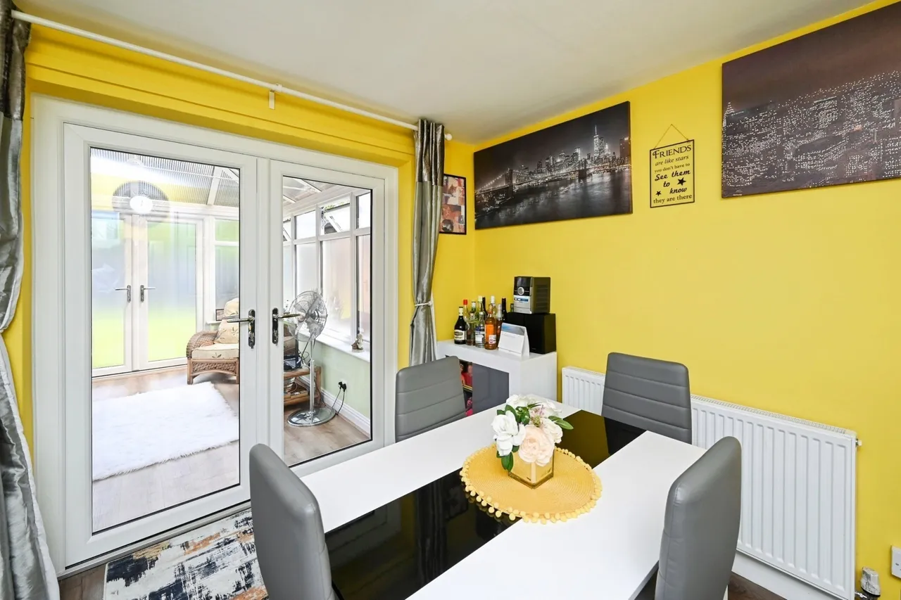 Buckingham Close, Kirkby-in-Ashfield, NG17, photo 7