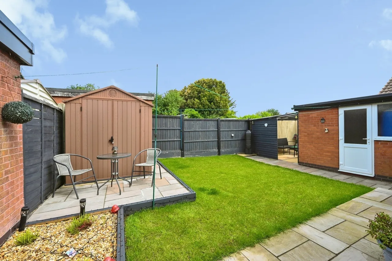 Buckingham Close, Kirkby-in-Ashfield, NG17, photo 19