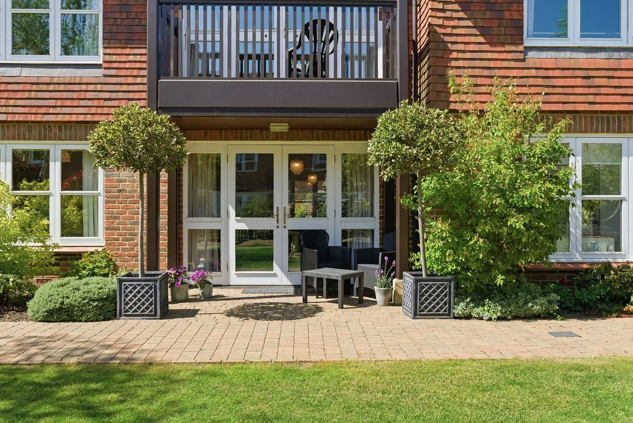 St. Marys Court, Beaconsfield, HP9, photo 6