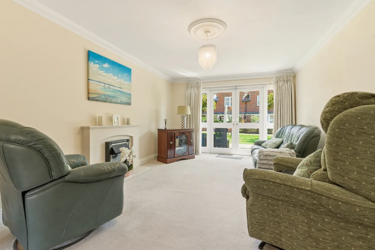 St. Marys Court, Beaconsfield, HP9, photo 4