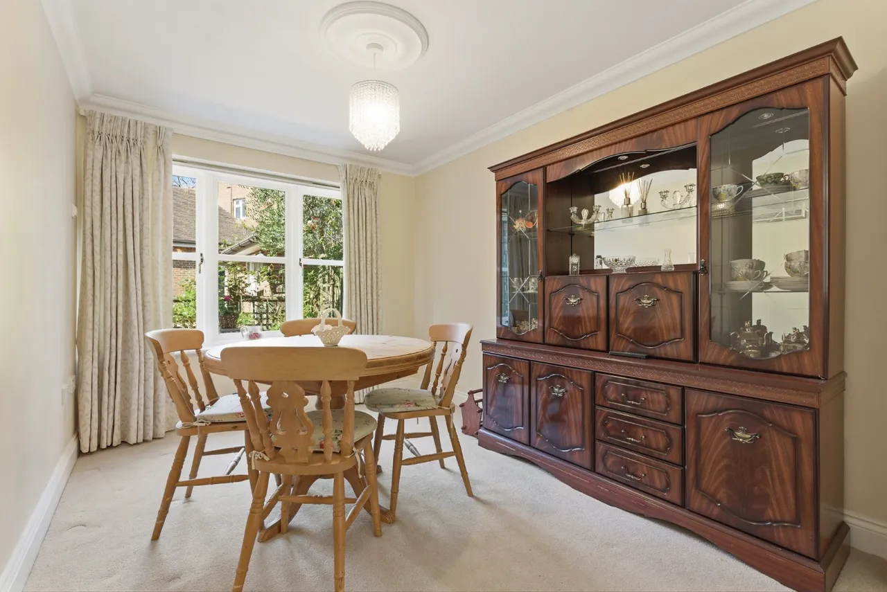 St. Marys Court, Beaconsfield, HP9, photo 5