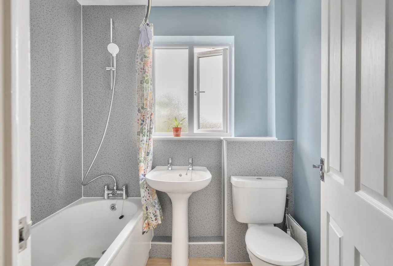 Lees Lane, Bristol, BS30 8LB, photo 16