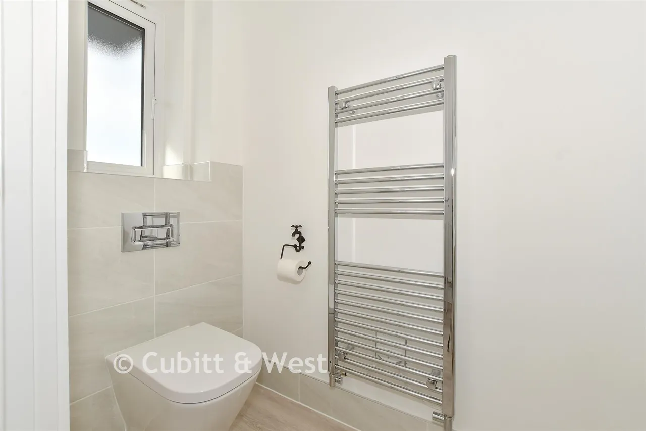 Burdock Road, Horsham, RH12, photo 9