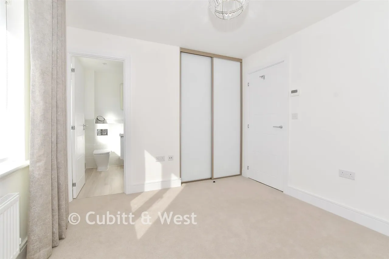 Burdock Road, Horsham, RH12, photo 12