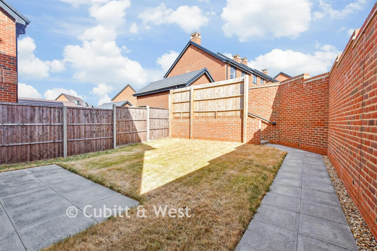 Burdock Road, Horsham, RH12, photo 17