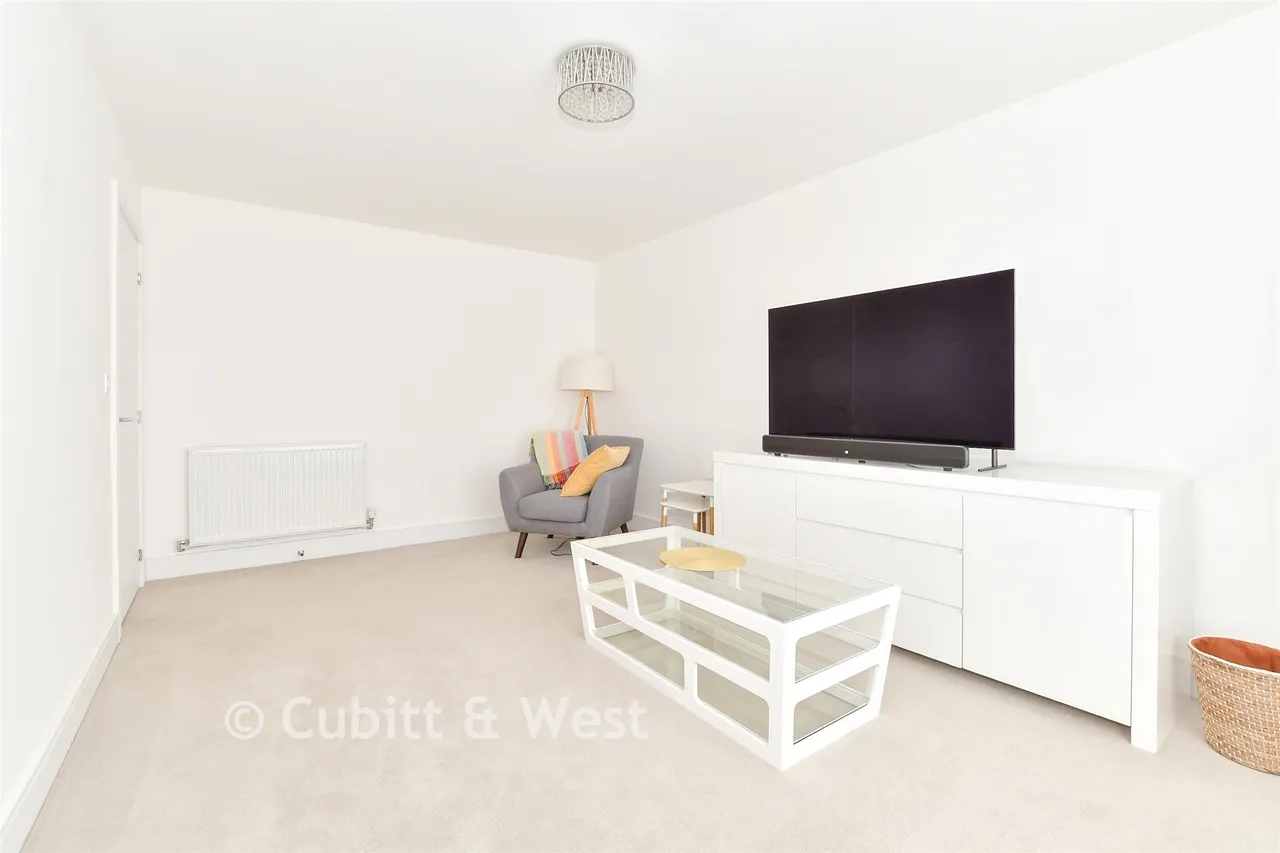 Burdock Road, Horsham, RH12, photo 8