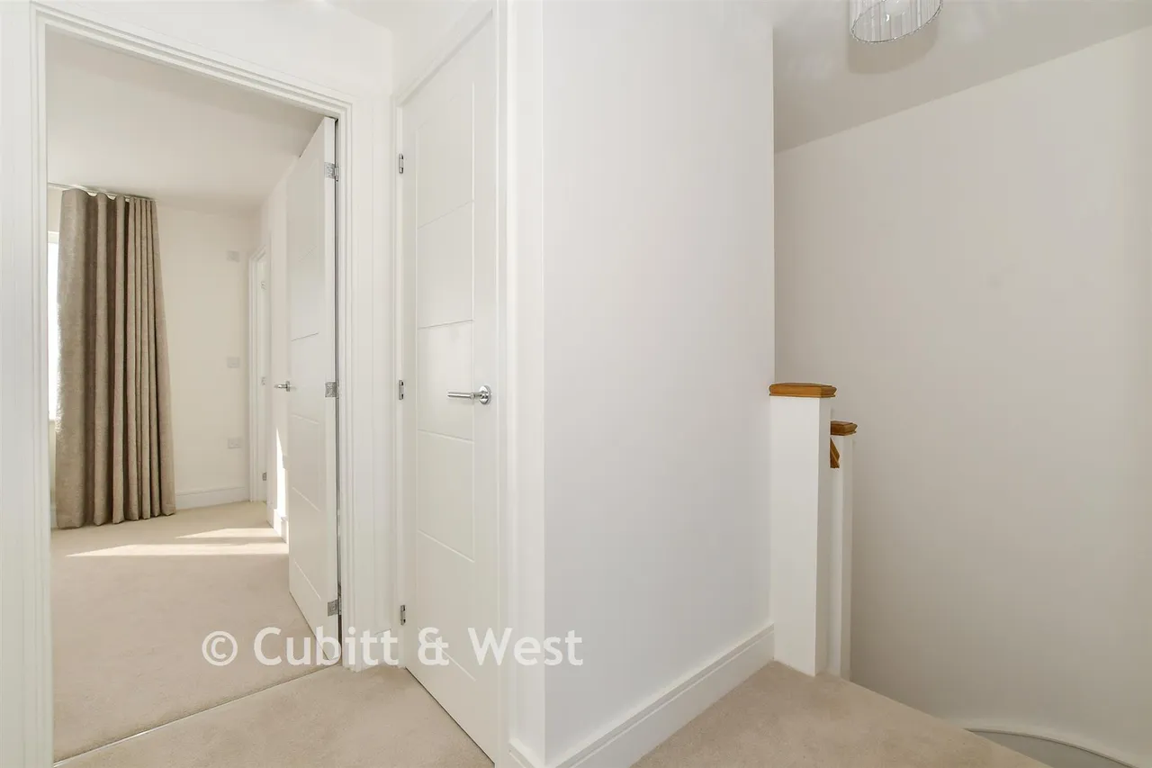 Burdock Road, Horsham, RH12, photo 10