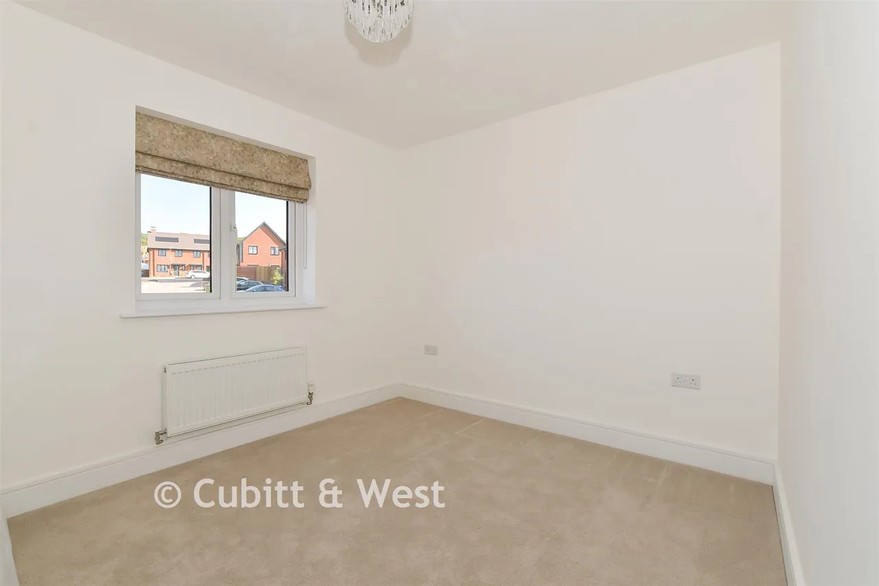 Burdock Road, Horsham, RH12, photo 14