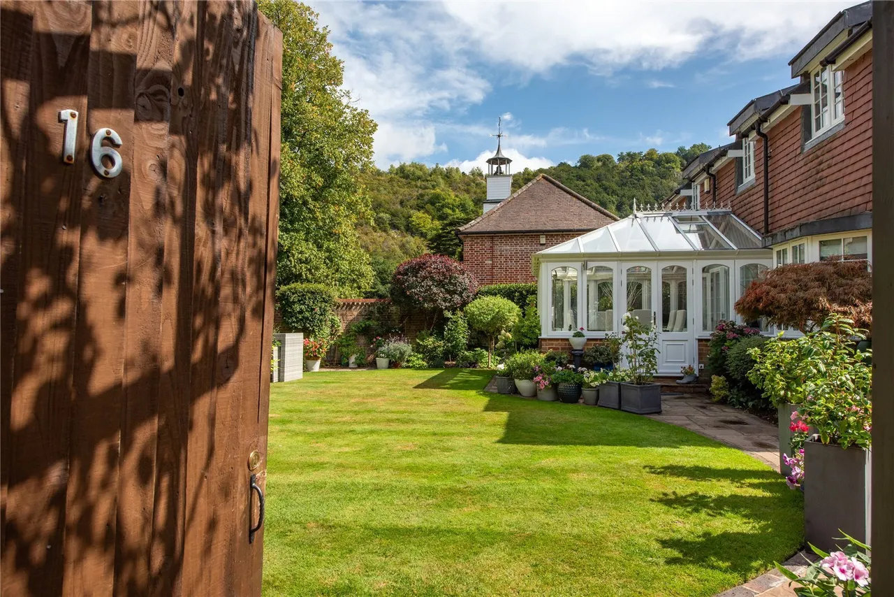 London Road, Dorking, RH5, photo 25
