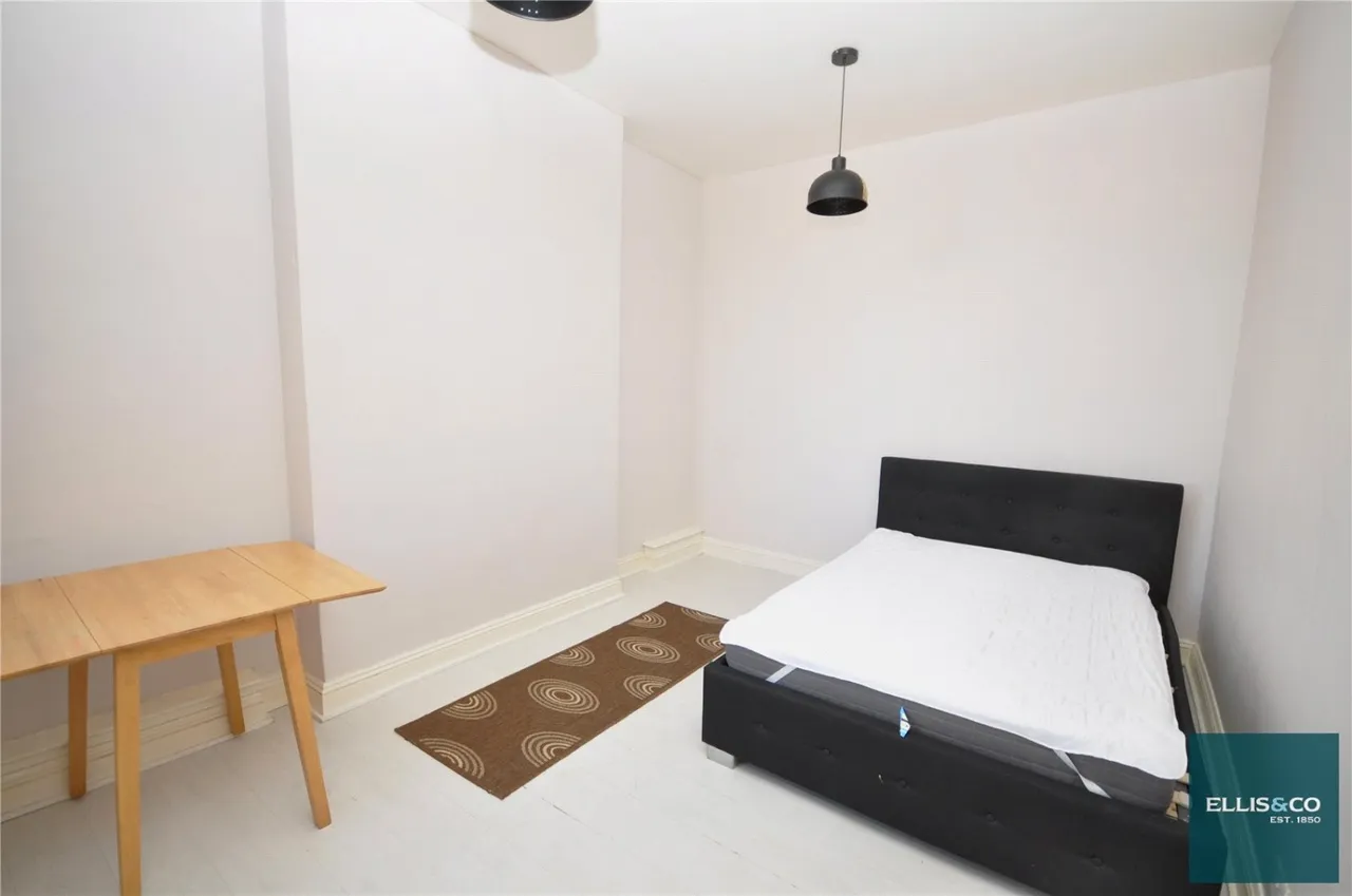 High Road, North Finchley, N12, photo 4