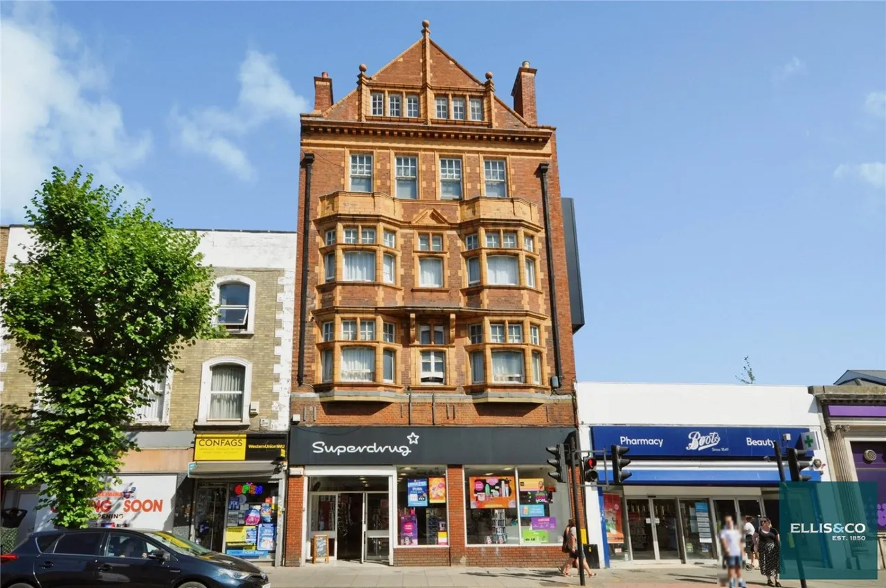 1 bed flat for sale, High Road, North Finchley, N12