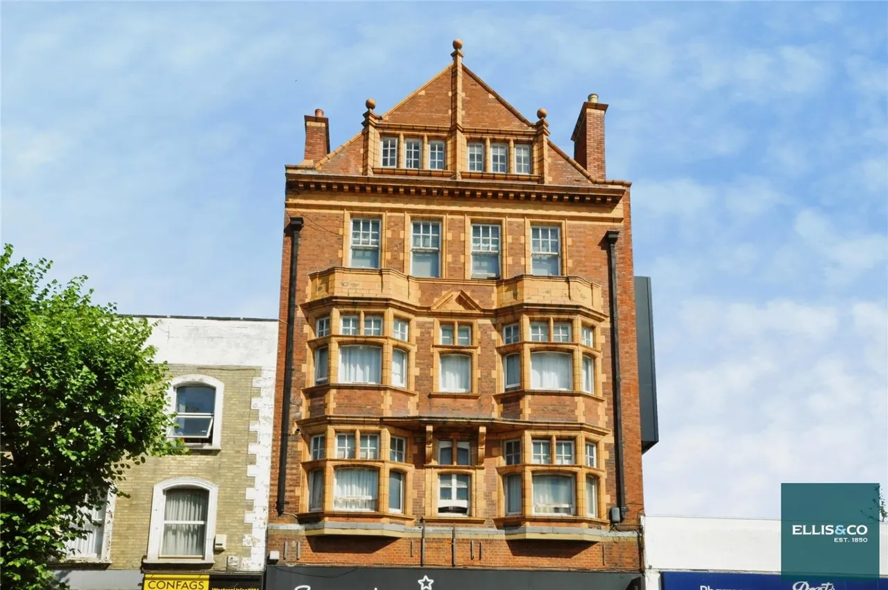 High Road, North Finchley, N12, photo 8