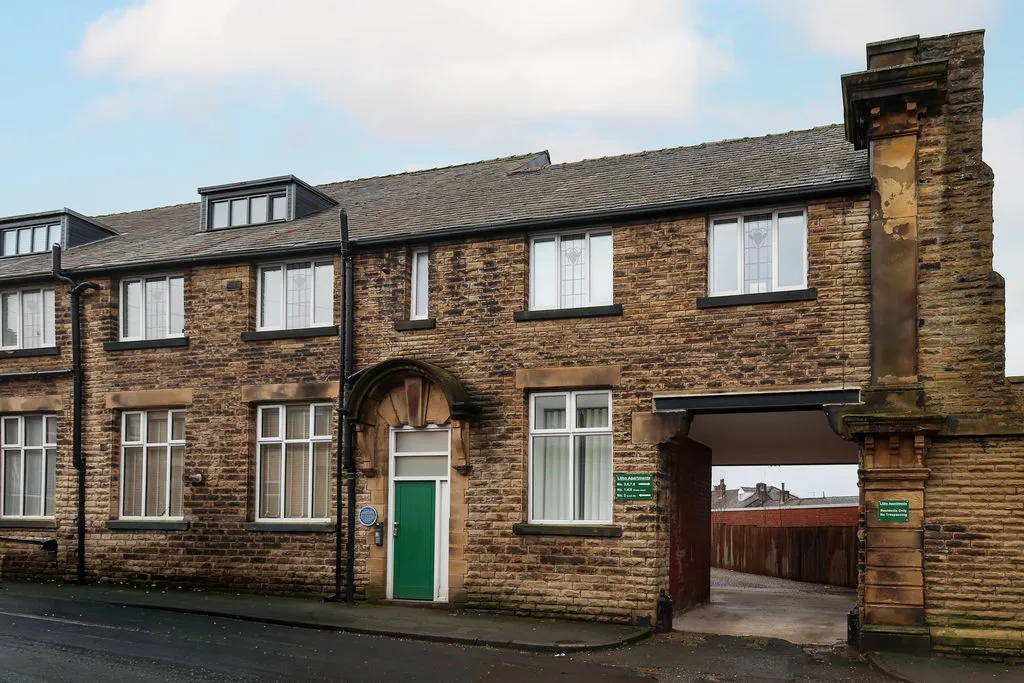 2 bed flat for sale — Leah Street, Littleborough OL15 9BS