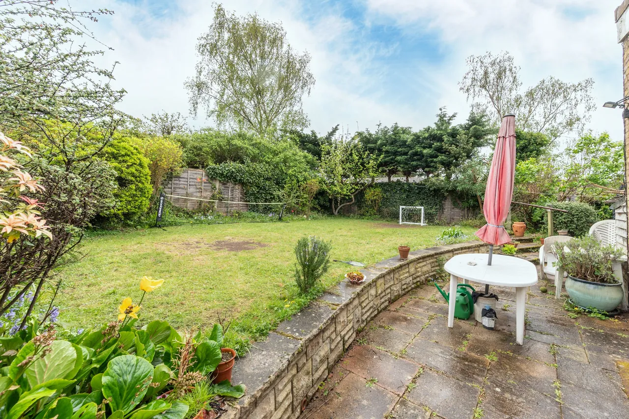 15 Winston Close, Harrow, photo 12
