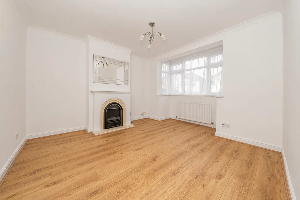 Denecroft Crescent, Hillingdon, UB10, photo 2