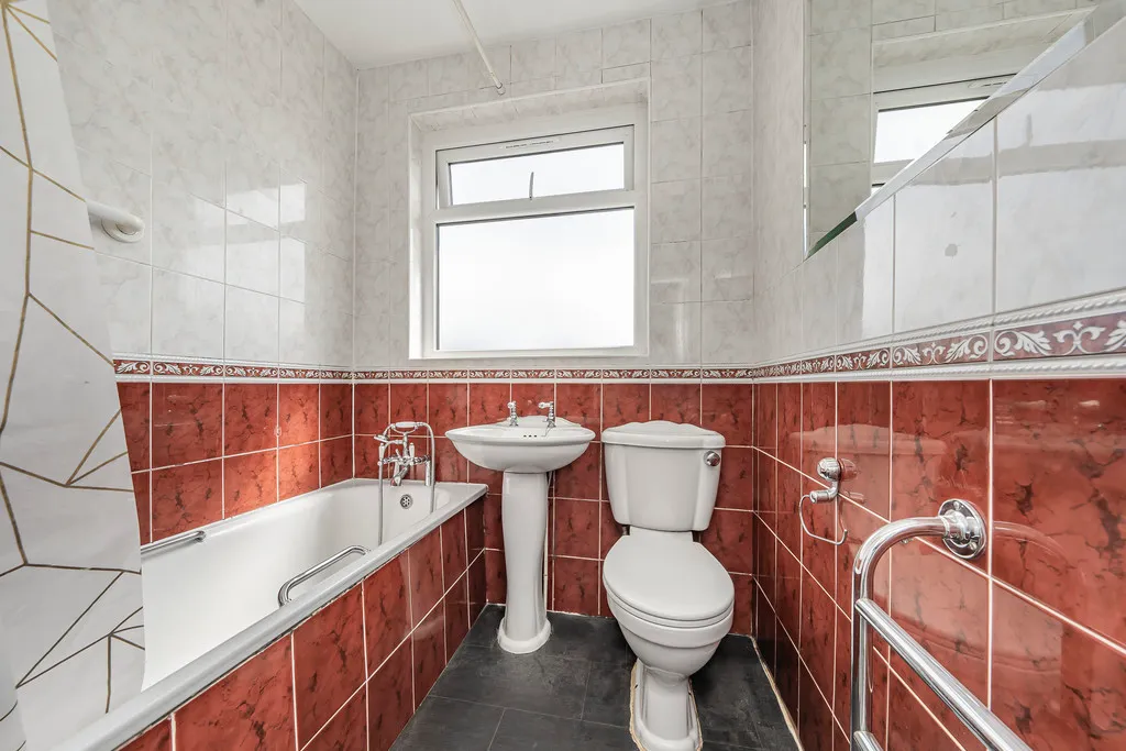 Denecroft Crescent, Hillingdon, UB10, photo 9