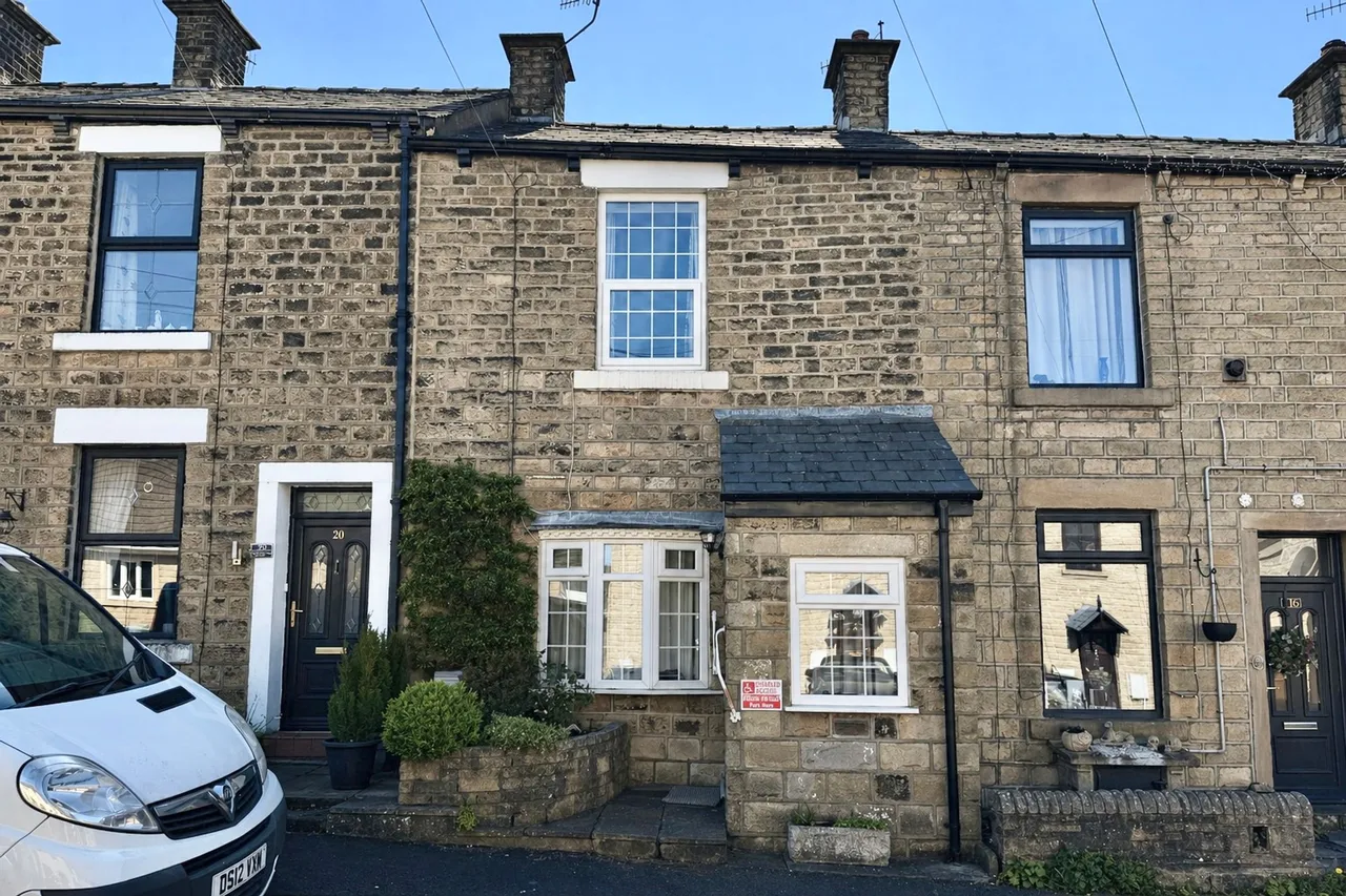 2 bed house for sale, Brickfield Street, Glossop