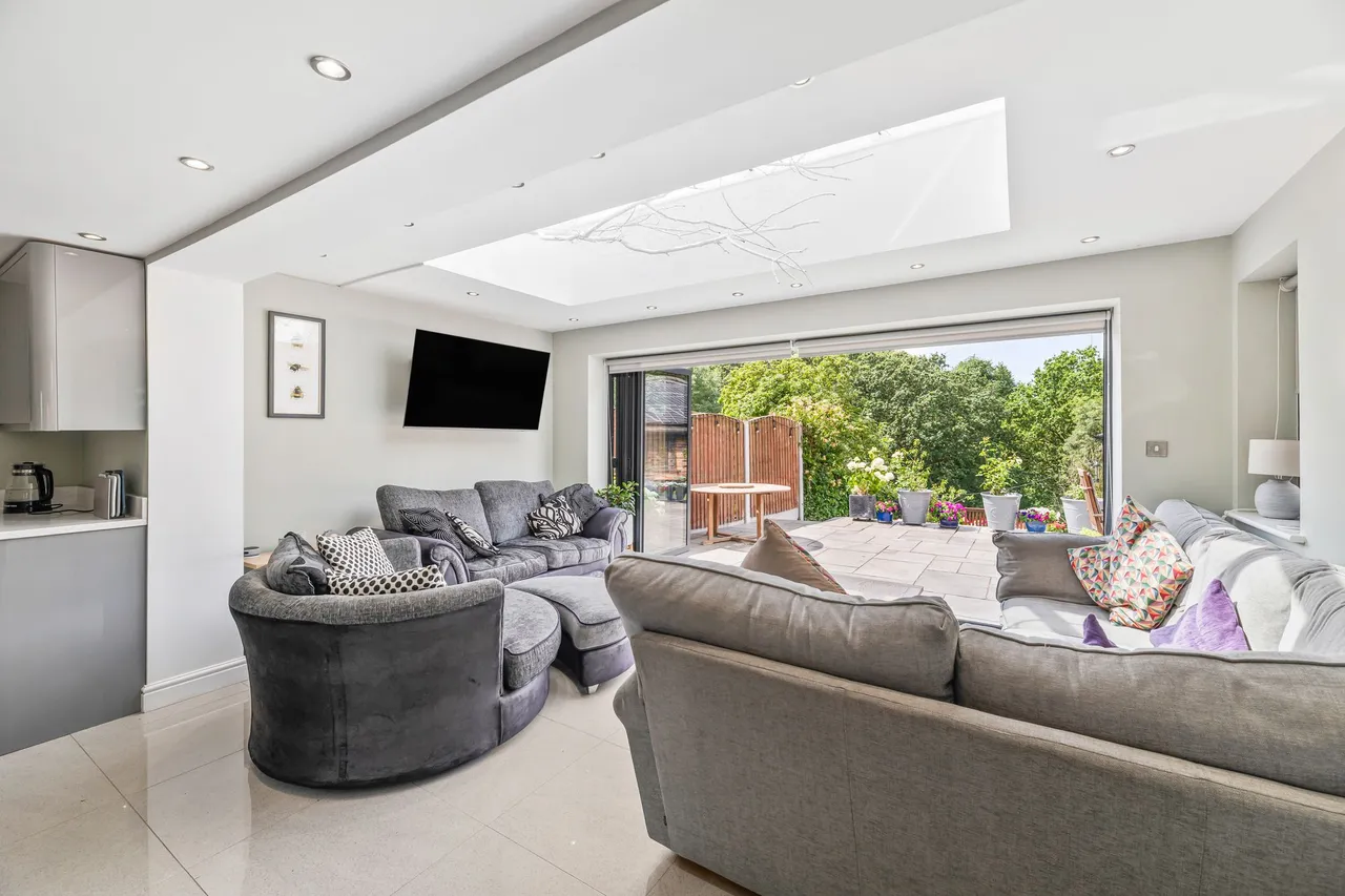 Top Road, Frodsham, photo 12