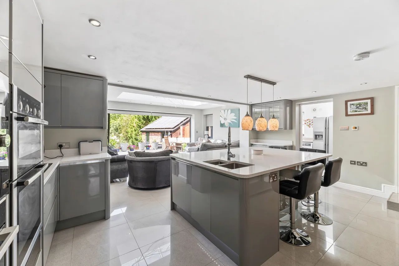 Top Road, Frodsham, photo 10