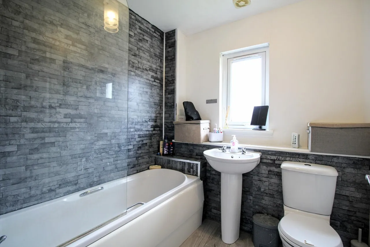 Lundholm Road, Stevenston, KA20, photo 9