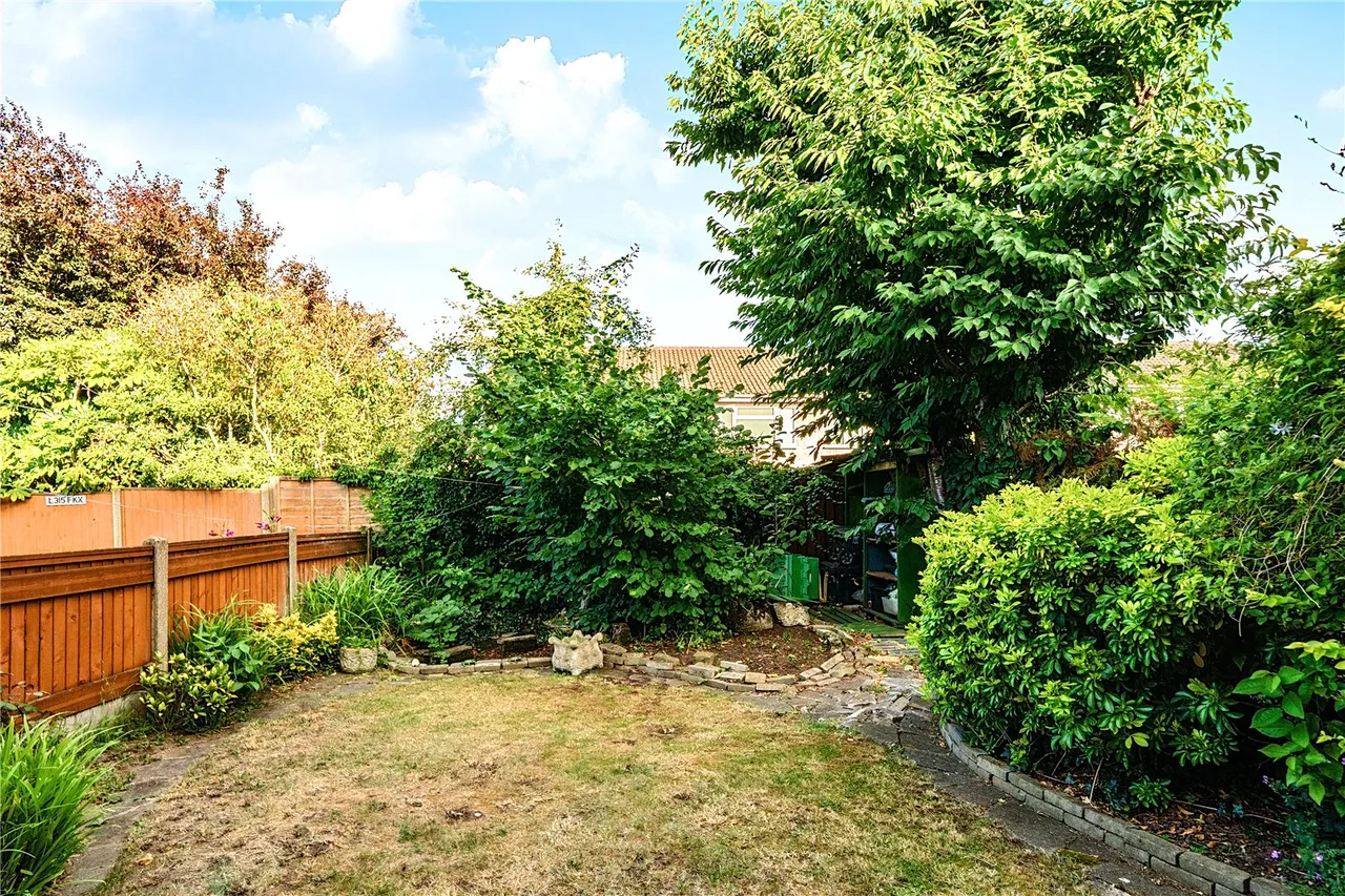 Oakleigh Crescent, London, Greater London, N20 0BJ, photo 15