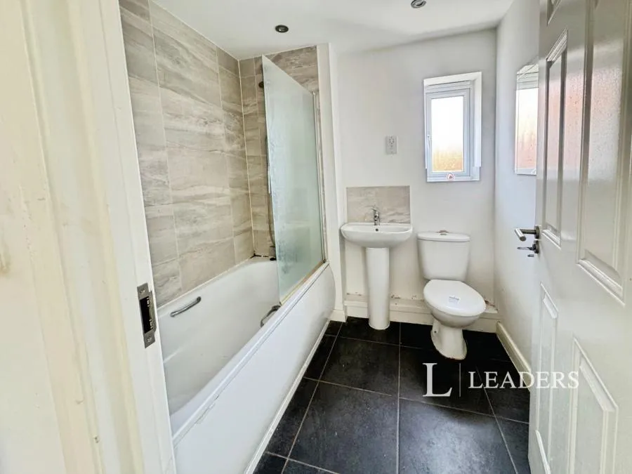 Fourth Avenue, Edwinstowe, NG21, photo 10