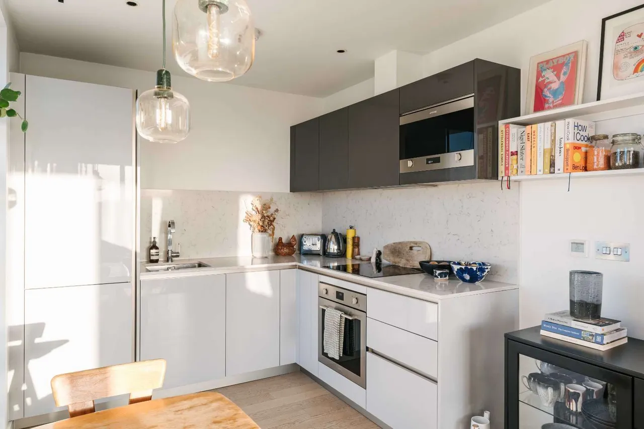 Downs Road, London, E5, photo 5