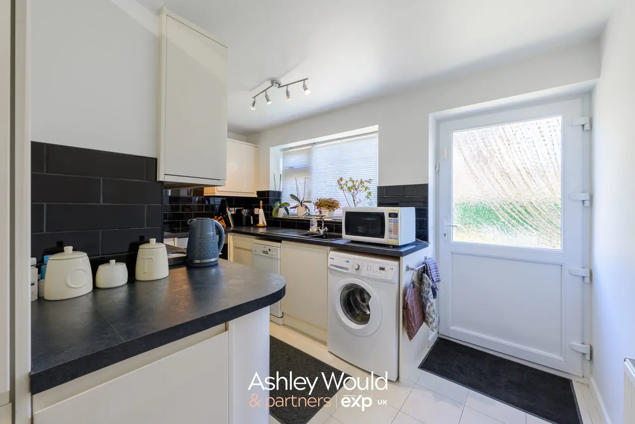Fairbourne Avenue, Rowley Regis, B65, photo 4