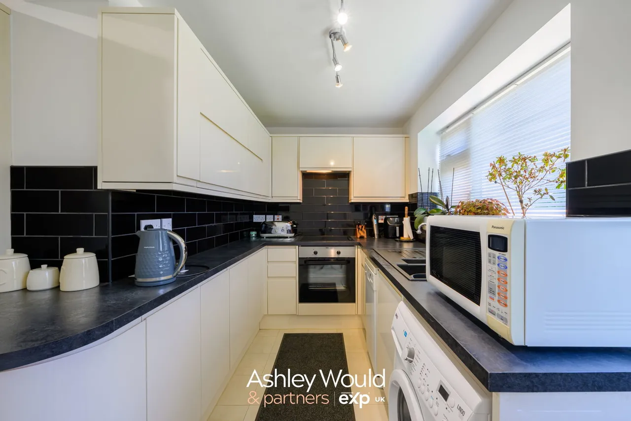 Fairbourne Avenue, Rowley Regis, B65, photo 5