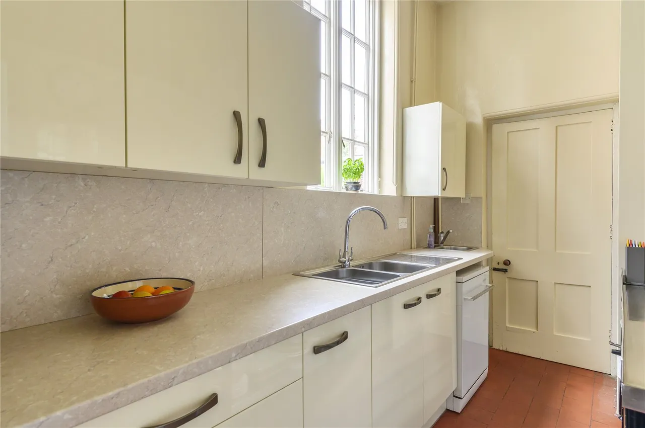 Spa Road, Llandrindod Wells, Powys, LD1 5EY, photo 9