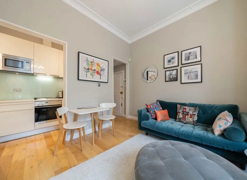 2 bed flat to rent — Blenheim Crescent, London, W11