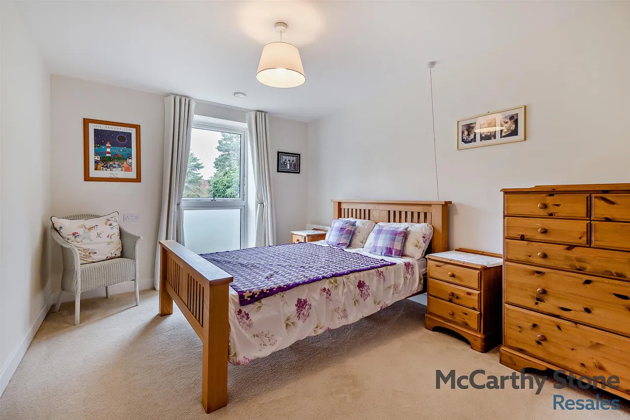 Lowry Way, Swindon, SN3, photo 6