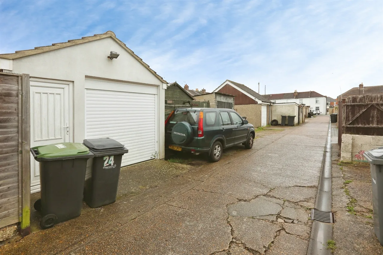 Tintern Road, Gosport, PO12, photo 16