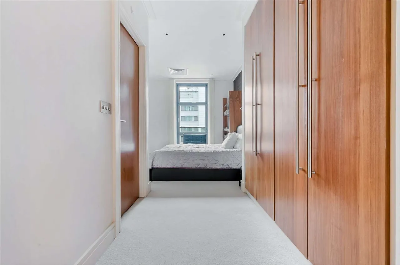 South Quay Square, London, E14 9LT, photo 4