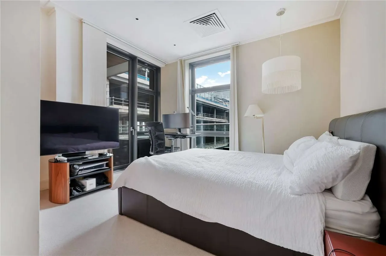 South Quay Square, London, E14 9LT, photo 8