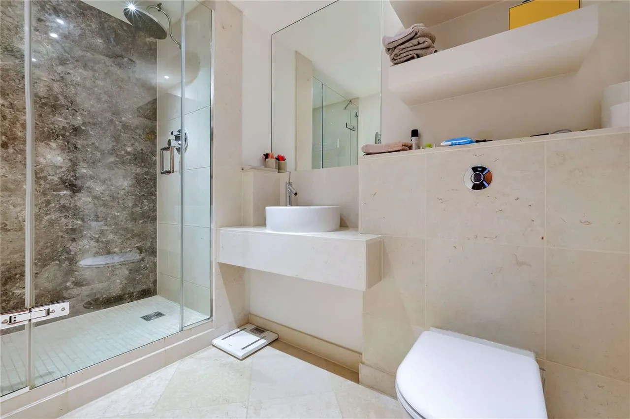 South Quay Square, London, E14 9LT, photo 5