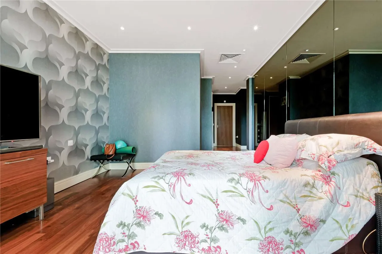 South Quay Square, London, E14 9LT, photo 9