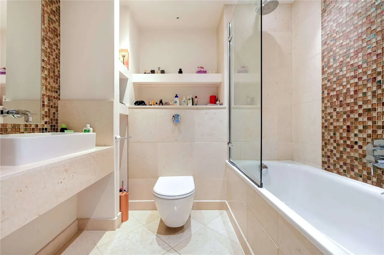 South Quay Square, London, E14 9LT, photo 7