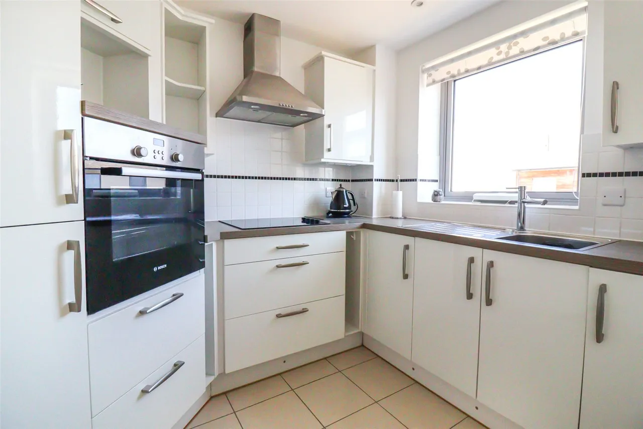 Kings Place, Fleet, Hampshire, GU51 3FS, photo 3