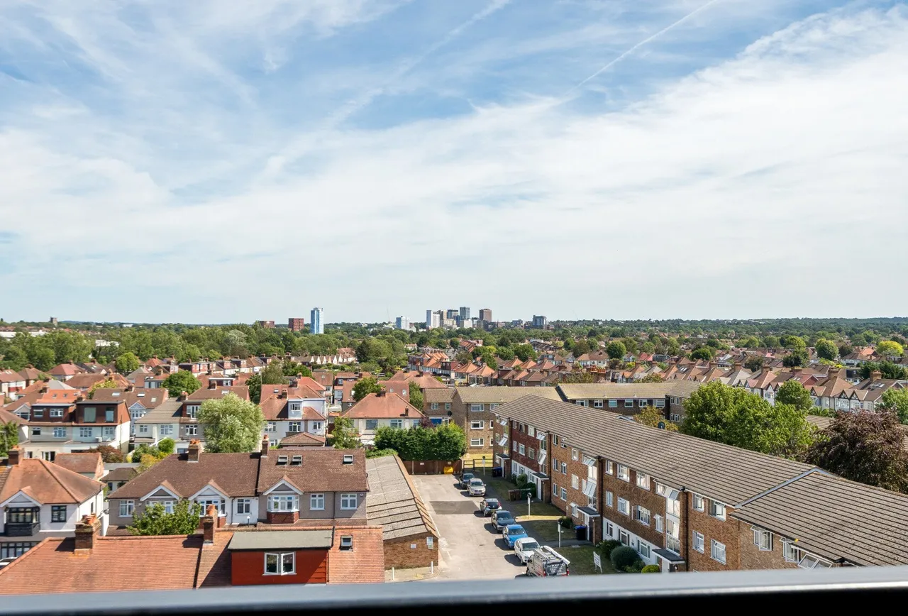 London Road, North Cheam, SM3 9BJ, photo 14