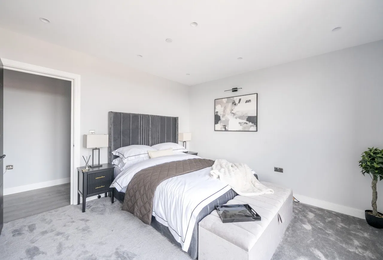 London Road, North Cheam, SM3 9BJ, photo 12