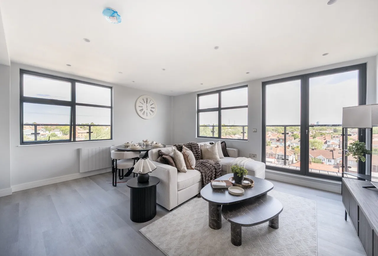 3 bed flat for sale — London Road, North Cheam, SM3 9BJ