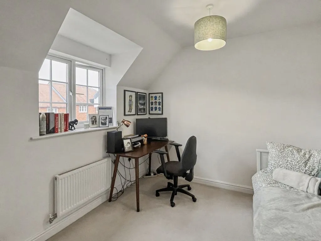 Grange Drive, High Wycombe HP13 5GQ, photo 11